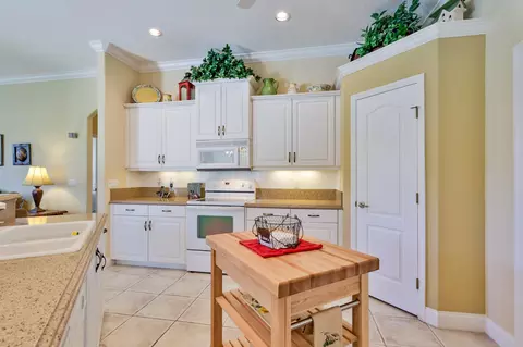 3117 Sperrin Dr, Ormond Beach, FL 32174 photo 9