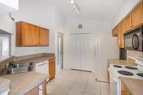 1660 Silverado Dr, Rockledge, FL 32955 photo 8