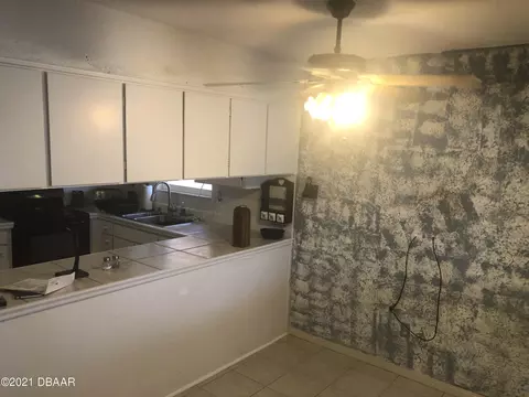 3 Sandra Dr, Ormond Beach, FL 32176 photo 3