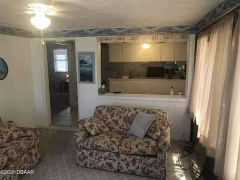 3 Sandra Dr, Ormond Beach, FL 32176 photo 4