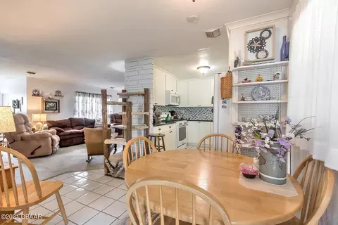 26 Briggs Dr, Ormond Beach, FL 32176 photo 9