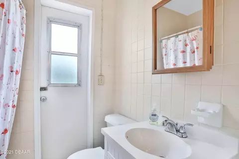 5 Neptune Dr, Ormond Beach, FL 32176 photo 6