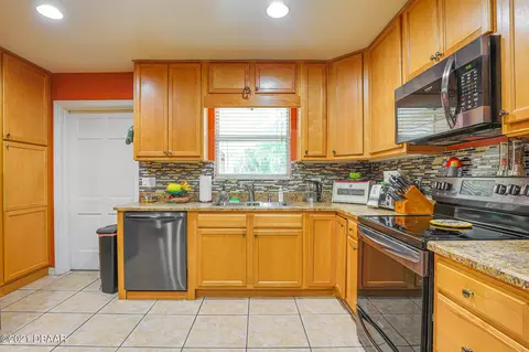 467 N Ridgewood Ave, Ormond Beach, FL 32174 photo 3