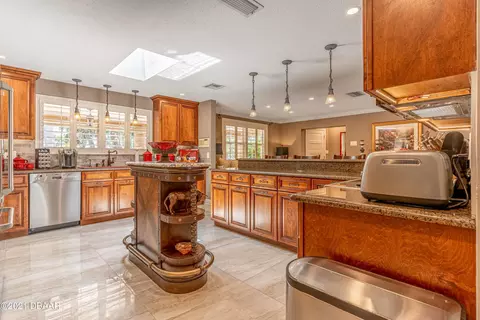 1061 John Anderson Dr, Ormond Beach, FL 32176 photo 4