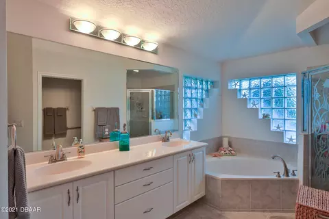 561 Aldenham Ln, Ormond Beach, FL 32174 photo 14