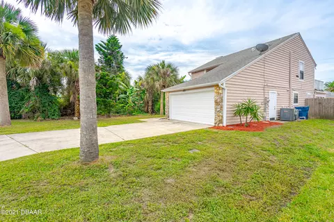 40 Capistrano Dr, Ormond Beach, FL 32176 photo 4