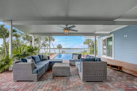 718 Riverside Dr, Ormond Beach, FL 32176 photo 2