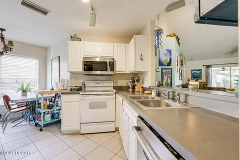 2129 Pine Tree Dr, Edgewater, FL 32141 photo 9