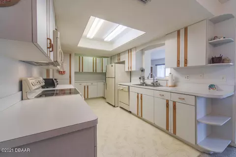 4 Kingfisher Ln, Edgewater, FL 32141 photo 8
