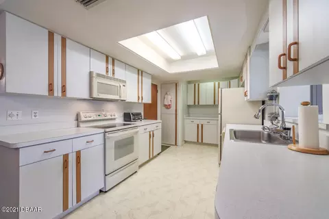 4 Kingfisher Ln, Edgewater, FL 32141 photo 9