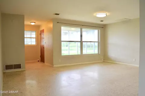22 Briggs Dr, Ormond Beach, FL 32176 photo 2