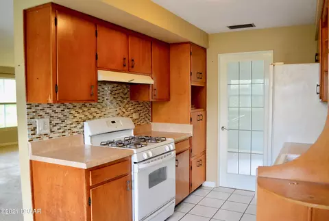 22 Briggs Dr, Ormond Beach, FL 32176 photo 4