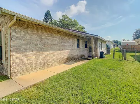 311 Paradise Ln, Edgewater, FL 32132 photo 4
