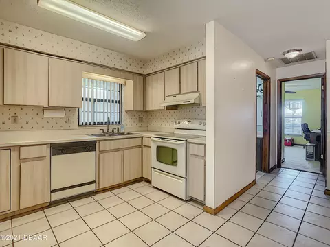 311 Paradise Ln, Edgewater, FL 32132 photo 17