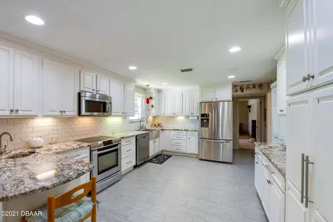 3 Seafarers Dr, Ormond Beach, FL 32176 photo 2