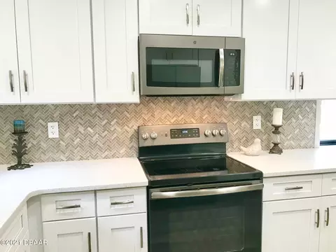 110 Horseshoe Trl, Ormond Beach, FL 32174 photo 2