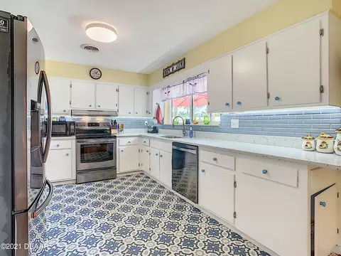 915 Rollins Ave, Ormond Beach, FL 32176 photo 17