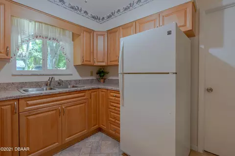 295 Pine St, Ormond Beach, FL 32174 photo 2