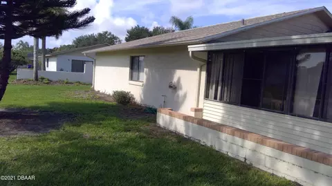 502 Cardinal Dr, Edgewater, FL 32141 photo 1