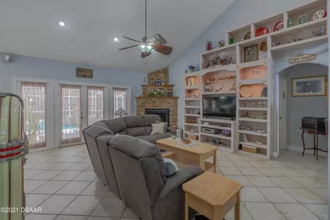 2 Manderley Ln, Ormond Beach, FL 32174 photo 8