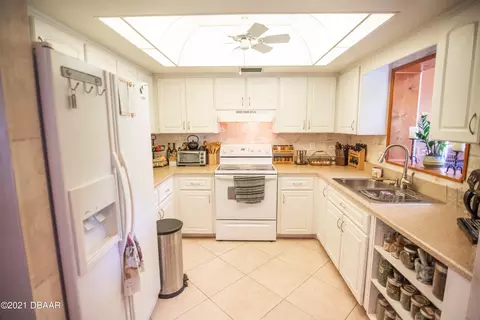 5 Aaron Cir, Ormond Beach, FL 32174 photo 4