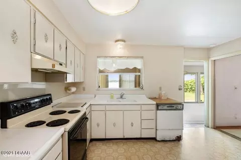 726 Riverside Dr, Ormond Beach, FL 32176 photo 9