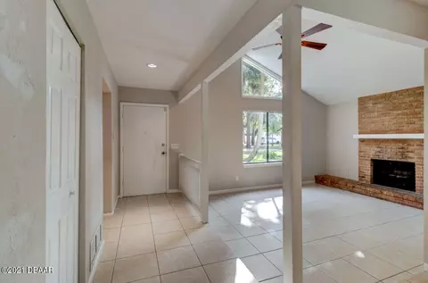 189 Cloverdale Ct, Ormond Beach, FL 32174 photo 4