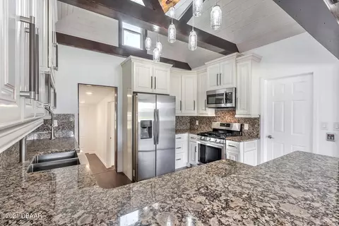 1525 Monroe Dr, Edgewater, FL 32132 photo 10