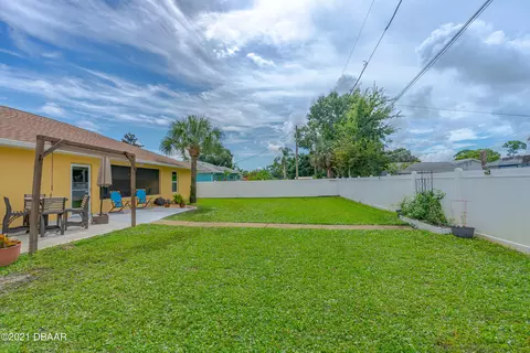 2718 Date Palm Dr, Edgewater, FL 32141 photo 4