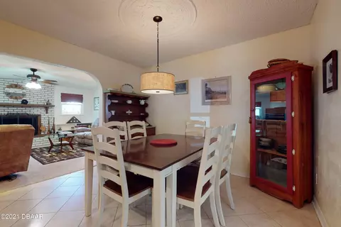 1522 Pine Tree Dr, Edgewater, FL 32132 photo 6