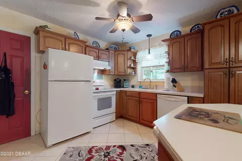 1522 Pine Tree Dr, Edgewater, FL 32132 photo 5
