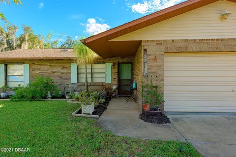 2933 Sabal Palm Dr, Edgewater, FL 32141 photo 2