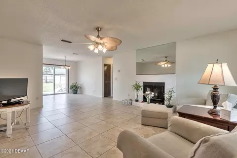 3022 Pine Tree Dr, Edgewater, FL 32141 photo 5
