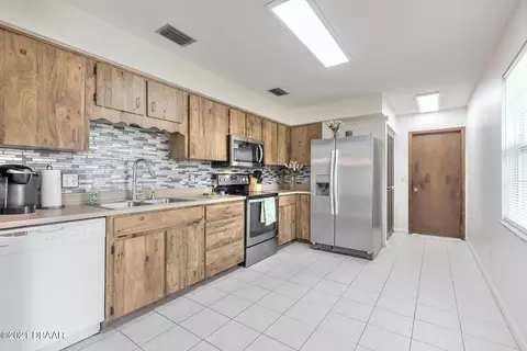 3022 Pine Tree Dr, Edgewater, FL 32141 photo 9