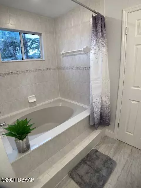 2812 Orange Tree Dr, Edgewater, FL 32141 photo 10