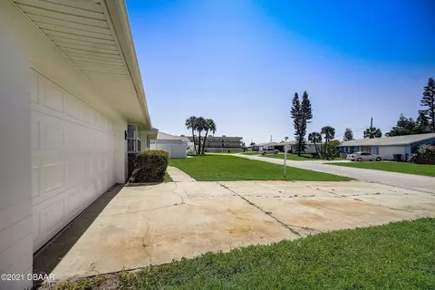 11 Longfellow Cir, Ormond Beach, FL 32176 photo 5