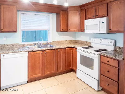 127 Bosarvey Dr, Ormond Beach, FL 32176 photo 5
