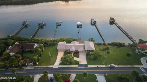 1005 S Riverside Dr, Edgewater, FL 32132 photo 1
