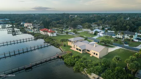 1005 S Riverside Dr, Edgewater, FL 32132 photo 2