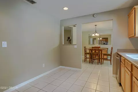 44 Charleston Sq, Ormond Beach, FL 32174 photo 8