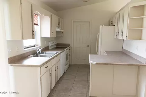 2719 Evergreen Dr, Edgewater, FL 32141 photo 5