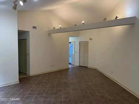 232 N Ridgewood Ave, Edgewater, FL 32132 photo 3