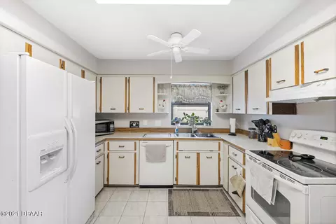 2416 Royal Palm Dr, Edgewater, FL 32141 photo 7
