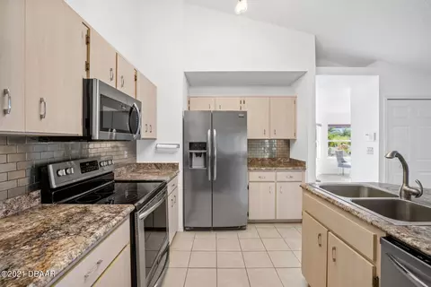 39 Parkview Ln, Ormond Beach, FL 32174 photo 3