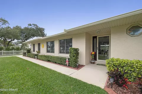 194 N Beach St, Ormond Beach, FL 32174 photo 3
