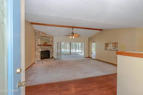 261 E Woodhaven Cir, Ormond Beach, FL 32174 photo 2