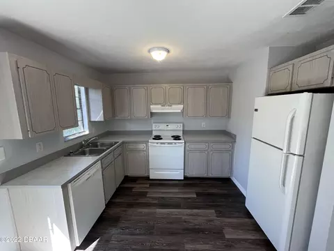 2216 India Palm Dr, Edgewater, FL 32141 photo 4