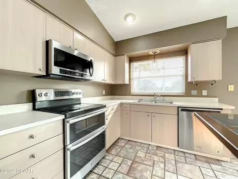 10 Cypress Point Ct, Ormond Beach, FL 32174 photo 12