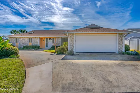 33 E Sea Harbor Dr, Ormond Beach, FL 32176 photo 2