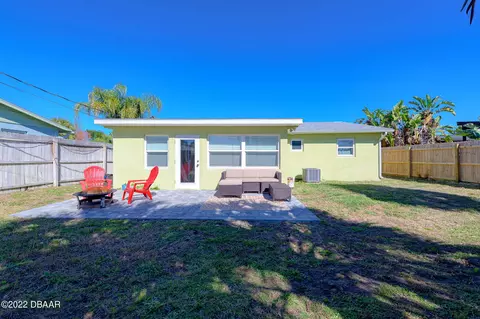 46 Seaside Dr, Ormond Beach, FL 32176 photo 4